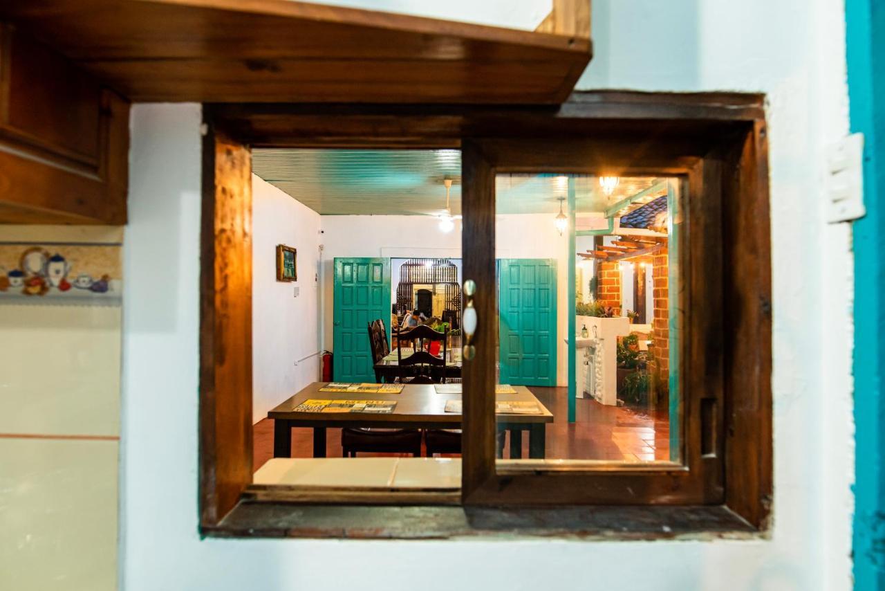 Hostal Victoria 格拉纳达 外观 照片