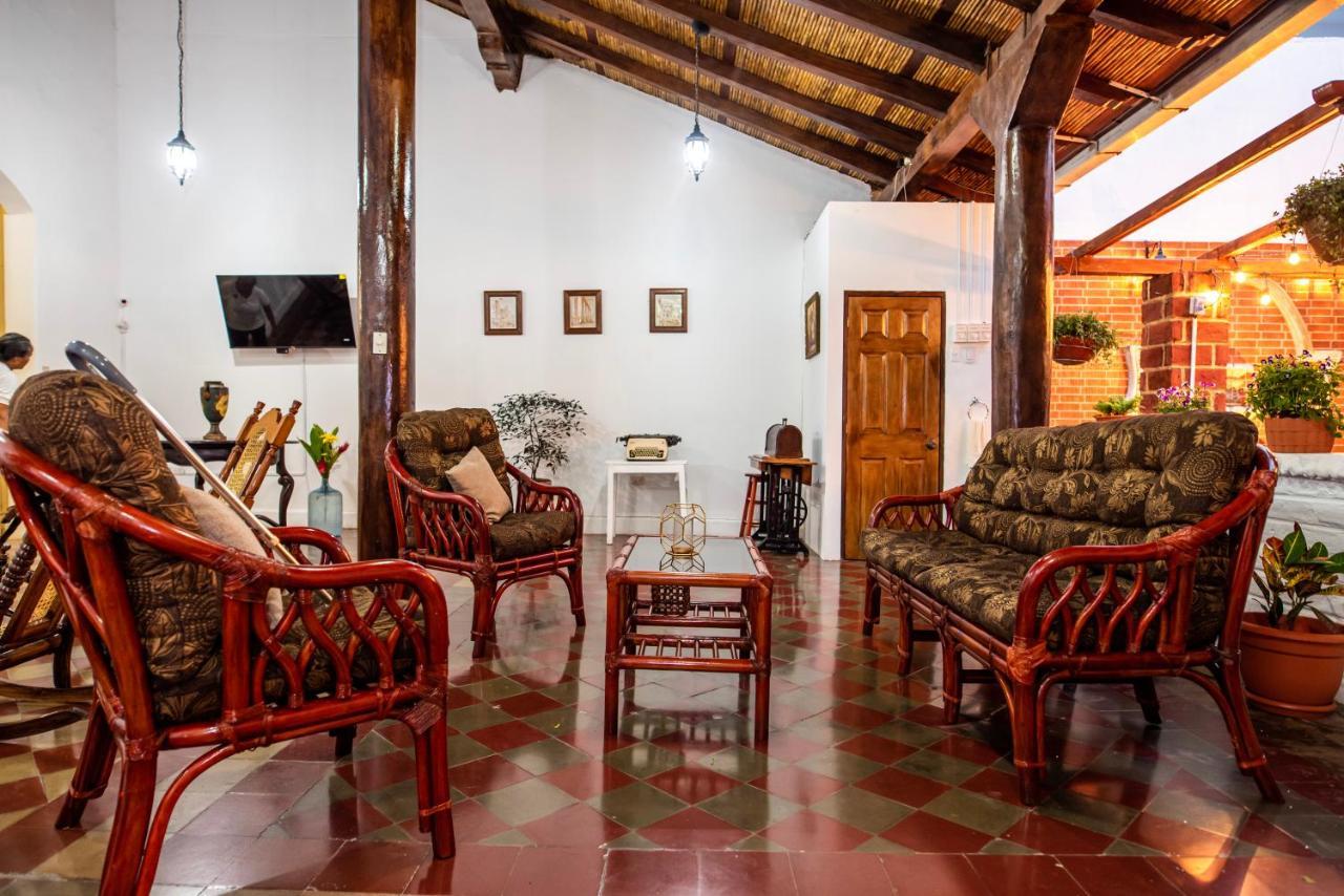 Hostal Victoria 格拉纳达 外观 照片